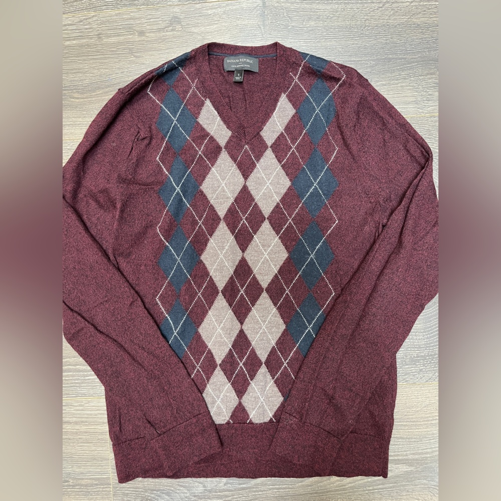 Banana Republic V-Neck Argyle Sweater - Burgundy with Navy and Gray